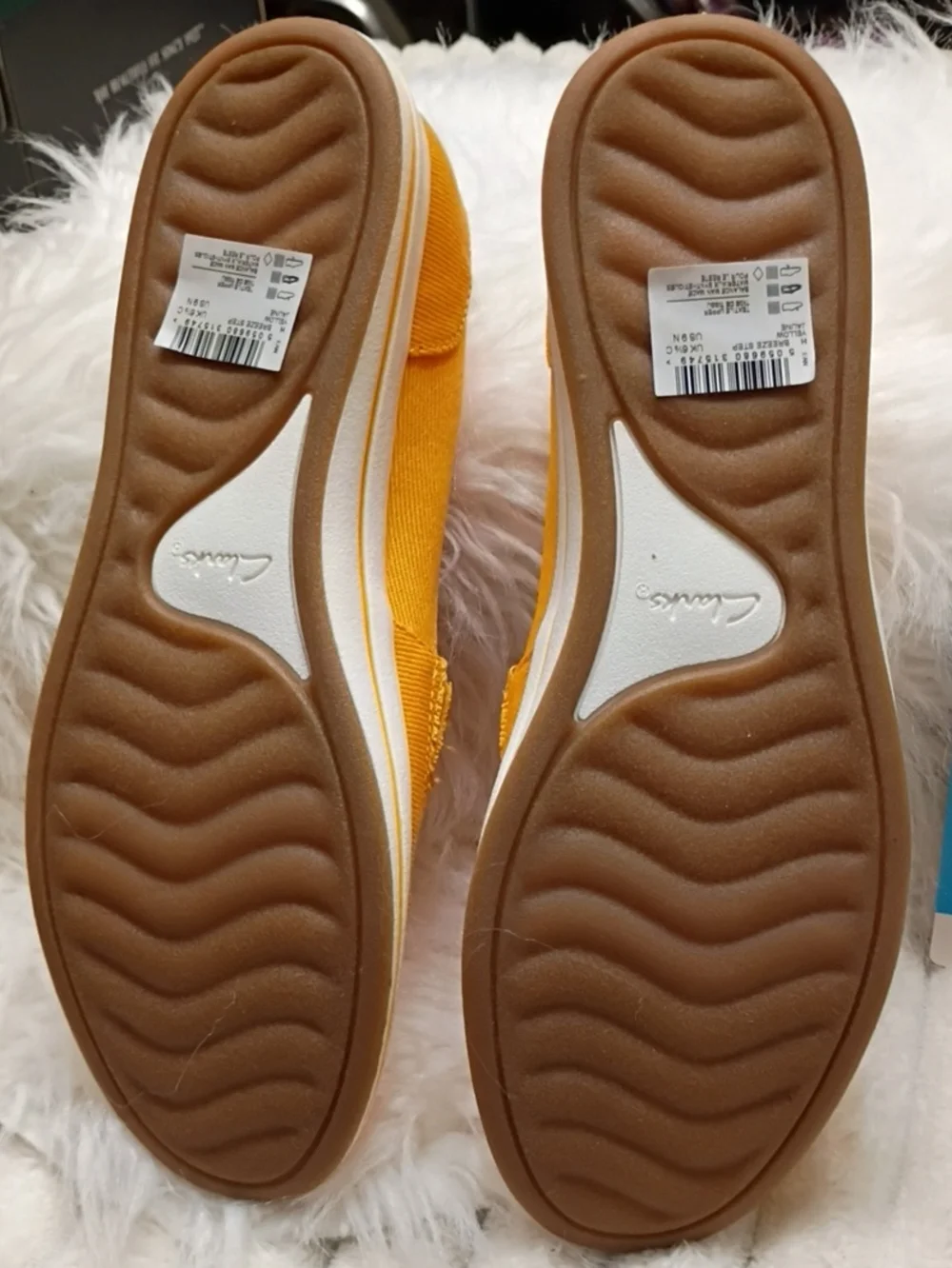 New Clarks Breeze Slip-On Canvas Loafers in Mustard Orange 9 Narrow